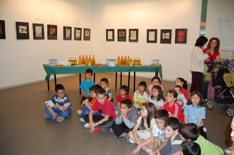 ripollet-cultura-inauguracio-exposicio-taller-art-infantil-centre-cultural-270508 (37).JPG