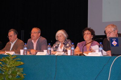 S'inaugura el curs de les Aules d'Extensió Universitària.