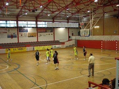 Resultats esportius del 21 i 22 de novembre de 2009.