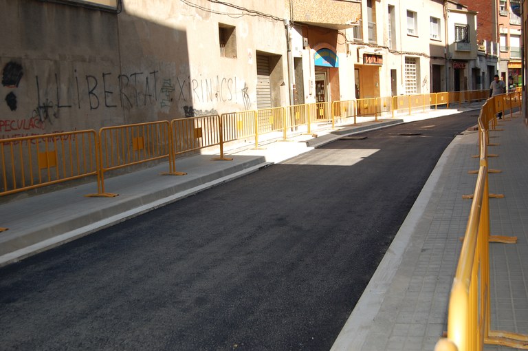 ripollet-urb-asfaltat-carrer-padro-2704109.JPG