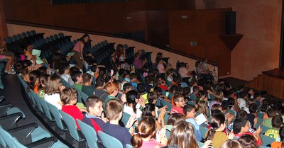 Més de 5.000 escolars assisteixen a la campanya escolar de teatre, música i dansa.