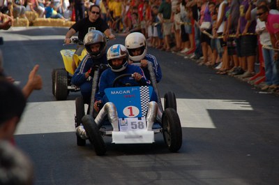 FM'10. Dissabte, 28 d'agost.Torna la Baixada de Carretons als carrers de Ripollet .