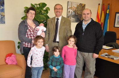 El primer nadó vallesà de l'any, la quarta filla d'una família ripolletenca.