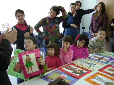 Infants i adults gaudeixen d'un nou taller del Juga amb la història.