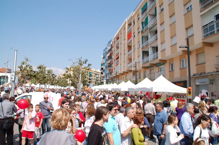 ripollet-cul-sant-jordi-rambla-170411.JPG