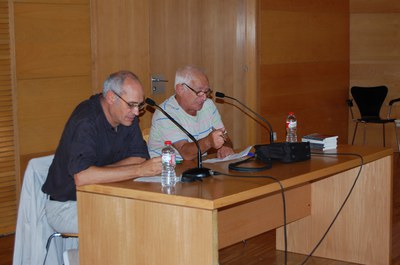 'Els Indignats' de Ripollet celebren una xerrada sobre la Banca Ètica.