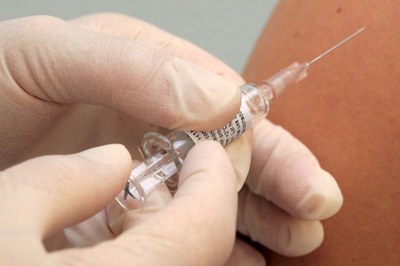 Els centres d'antenció primària de Ripollet esperen vacunar contra la grip unes 4.000 persones.