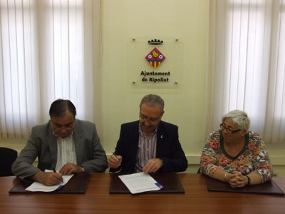 L'Ajuntament  i el Gremi d'Hostaleria renoven el conveni de recollida d'olis .