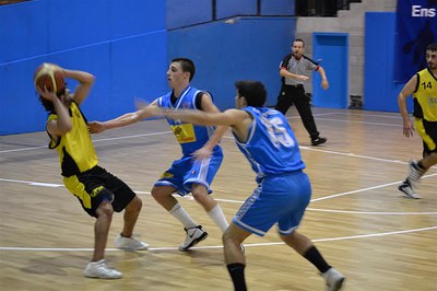 El CB Ripollet celebra aquest cap de setmana un partit homenatge .