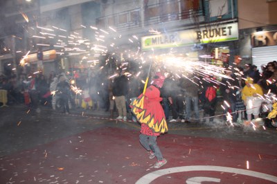 Carrers plens per donar la benvinguda al Carnaval 2012.