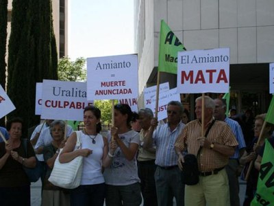 Sentència pionera contra Uralita que obliga a indemnitzar un veí de Ripollet.