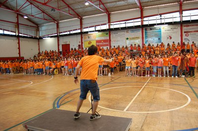 Emotiva cantada de 600 alumnes.