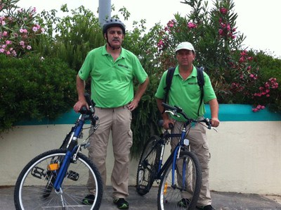 Els agents cívics comencen a treballar a la via pública.