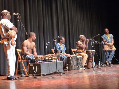 Prop de 8.000 escolars participen a la campanya de teatre, música i dansa del PMC.