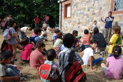 Jocs de descoberta del parc dels Pinetons.