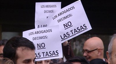 El PSC presenta una moció al Ple Municipal contra les taxes de l'administració judicial.