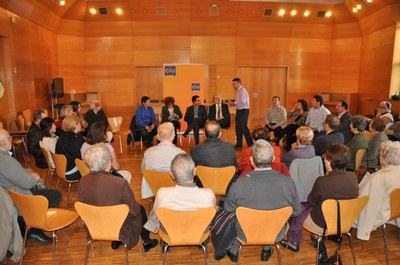 Àngel Colom visita Ripollet per implicar als immigrants en el procés sobiranista.