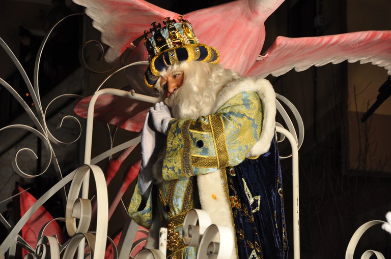 PDP de la darrera edició d'InfoRipollet, encapçalada pel reportatge dels 50 anys de la Cavalcada