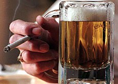 Els hostalers demanen flexibilitat en la Llei antitabac.