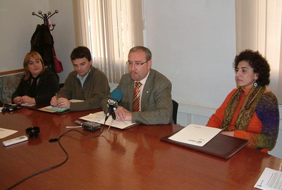 L’equip de govern, satisfet per la seva gestió durant el 2005.