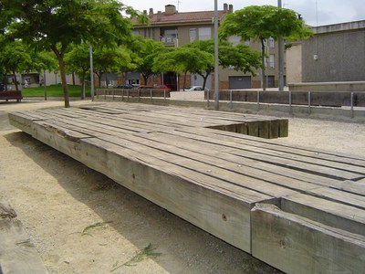 Els parcs Oriol Martorell i Gaudí aviat deixaran de tenir travesses tractades amb creosota.