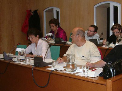 L’equip de govern i la Junta i el Comitè de Personal de l’Ajuntament signen el conveni.