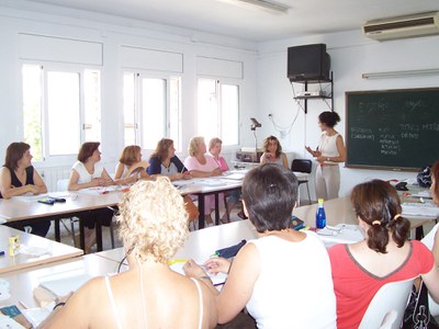 El PMO posa en marxa un nou programa per a formar aturats en el sector de l’atenció a les persones.