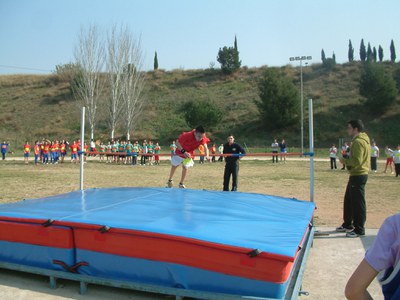 Més de tres-cents alumnes participen a la sisena Trobada Atlètica.