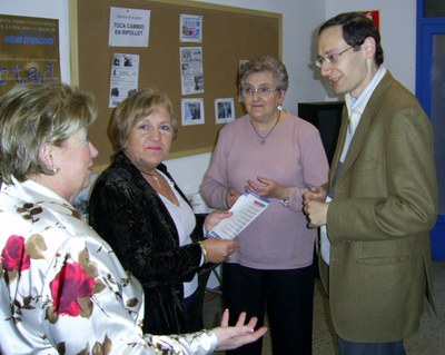 MUNICIPALS 2007: El PP proposa en el seu programa de govern augmentar l'ajuda a les famílies.