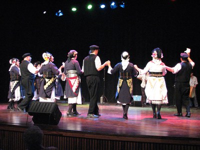 La Mostra Internacional de Danses Folklòriques omple el Teatre-Auditori.