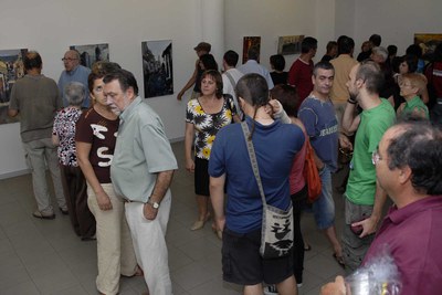 Una vintena d'artistes participen al Concurs de Pintura Ràpida de Festa Major.