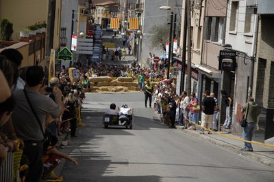 Gran èxit de convocatòria a la 2a Baixada de Carretons de Ripollet.