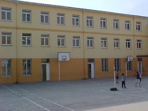 El Compromís per Ripollet insisteix que el curs va començar amb obres inacabades.