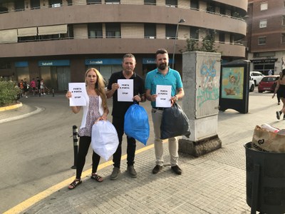 Foto arxiu: els tres regidors de Ciutadans a la roda de premsa per demanar l'ajornament del "Porta a porta" (20/6/22).