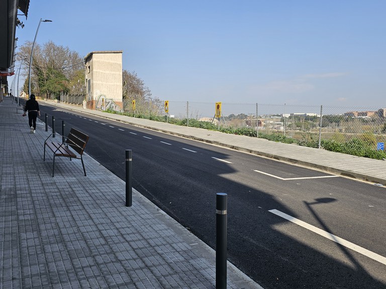 El carrer de Sant Sebastià obre al trànsit reurbanitzat