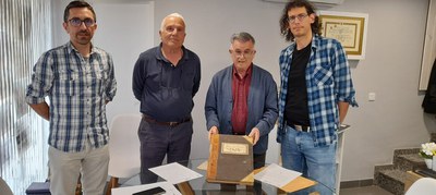El Celler Cooperatiu fa donació dels seus arxius a l'Ajuntament de Ripollet.