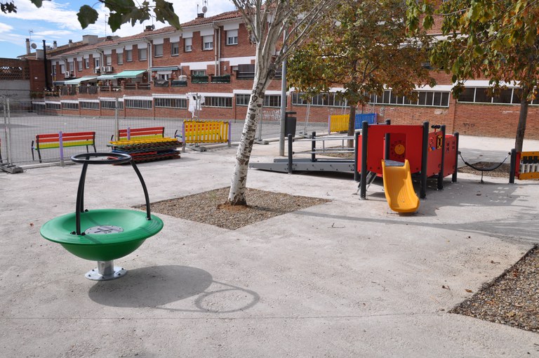 Es reprenen les obres al parc infantil de la plaça del Molí