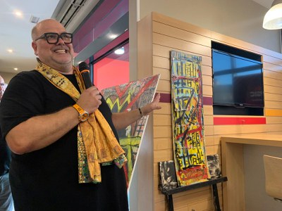 Ferran Tornel inaugura la seva primera exposició a l’hotel Ibis Ripollet.