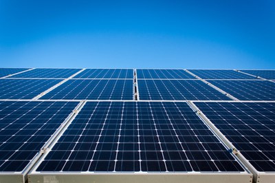 L'Ajuntament i l'AMB informen sobre l'ús d'energia solar en l'àmbit domèstic.