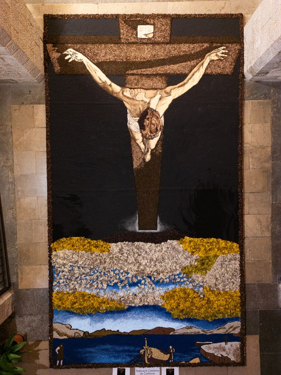 L’entitat Cultura i Tradició col·labora en una catifa floral d’homenatge a Salvador Dalí