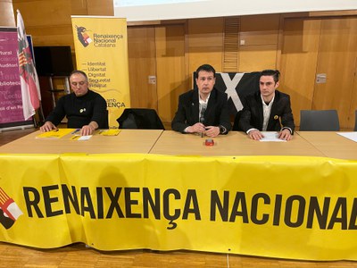 D'esquerra a dreta: el secretari de Comunicació, el president del partit i el cap de llista de Ripollet, Daniel López.