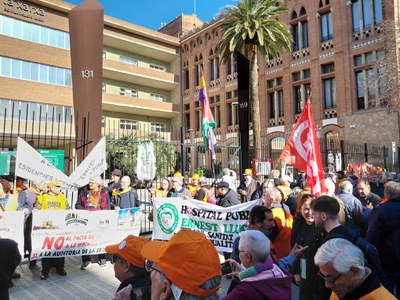 Ripollet aporta més d’un miler de les 25.000 signatures en defensa de la sanitat pública.