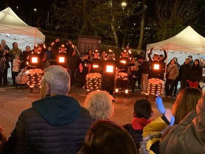 L'actuació de la Batukada lluminosa ha sorprès el públic.jpeg