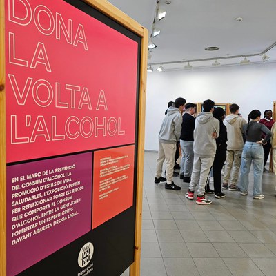 Uns 350 joves de Ripollet visitaran el mes de febrer l'exposició 'Dona la volta a l'alcohol'.